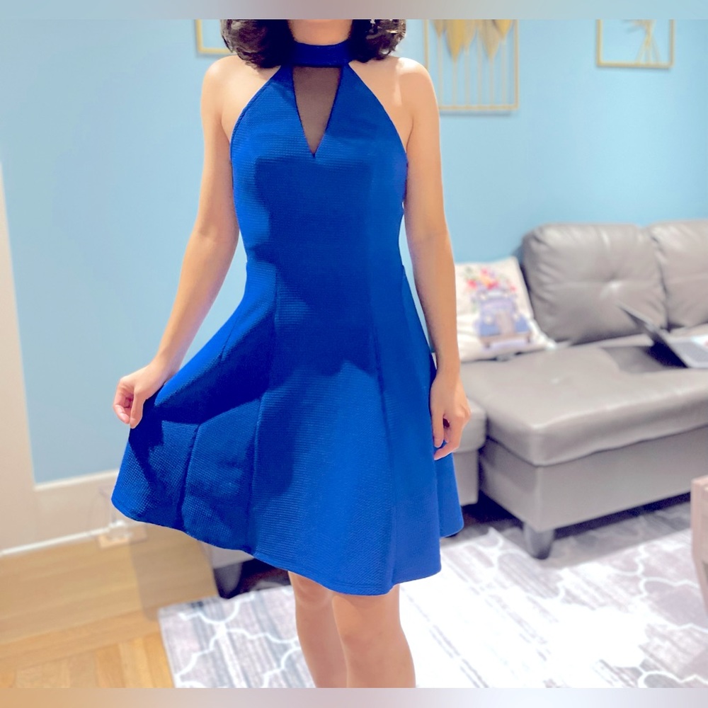 🌸NWOT - Halter Style Neckline Blue Dress